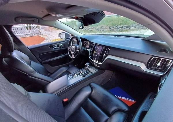 Volvo V60 cena 99900 przebieg: 159142, rok produkcji 2020 z Halinów małe 121